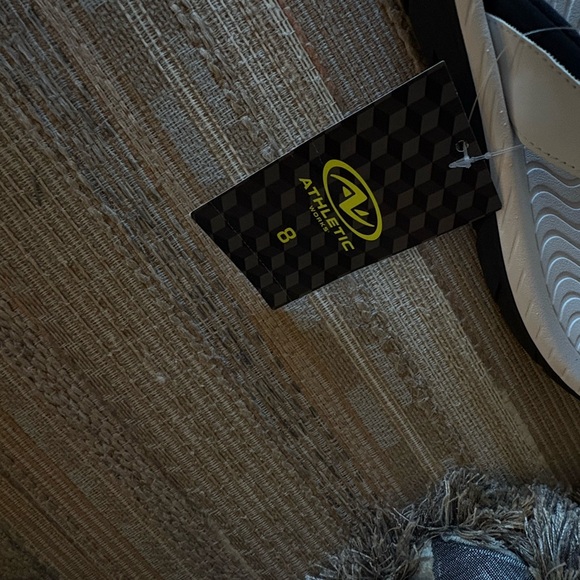 Athletic Works Dual-Tone Sandals - Picture 5 of 5